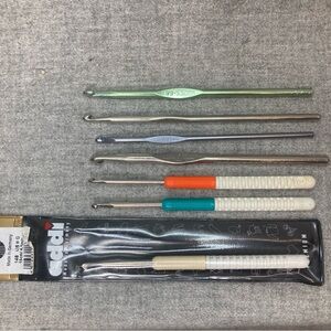 Addi Lot of 7 Crochet Hooks Sizes F, G, J, I, 3 mm, 3.75 mm, F5, I9